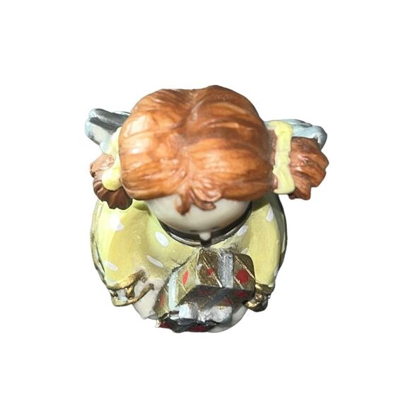 Hand-painted Ceramic Figurine Angel Little Girl w/ Pigtails & Wings Holding Gift - Picture 10 of 12